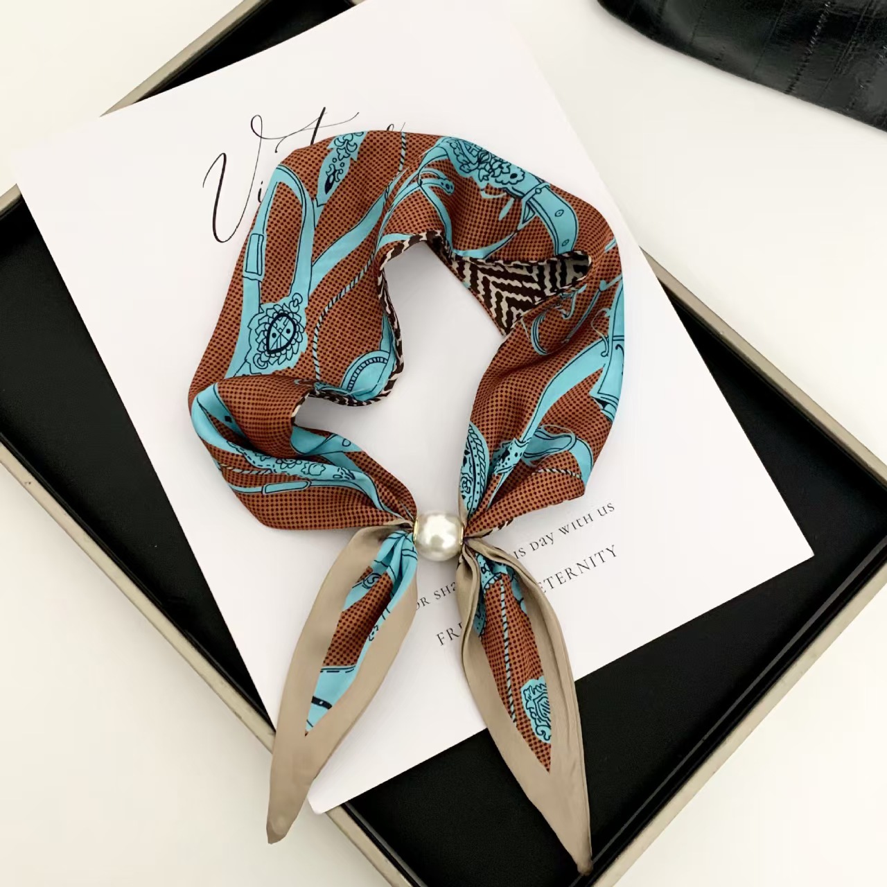 Korean Style Elegant Pearl Mag - đánh giá và giá Ascot Neck Scarf